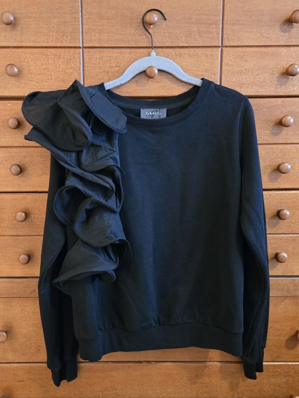 NEW Gracia Black Ruffle-Shoulder Crewneck Sz Large - Picture 3 of 7